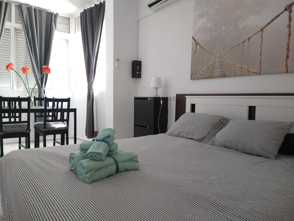 Amplio Estudio,Vista Mar Y Montana, A Pasos Del Centro Torremolinos Exterior foto
