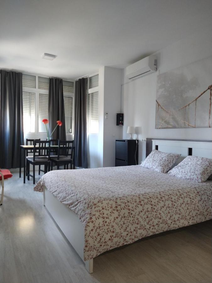 Amplio Estudio,Vista Mar Y Montana, A Pasos Del Centro Torremolinos Exterior foto